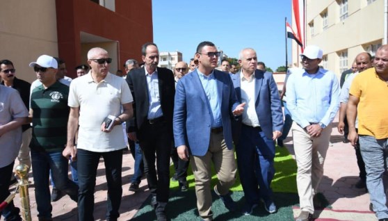 وزير الإسكان 