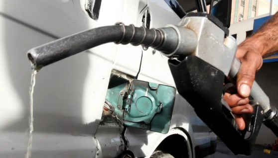 أسعار البنزين والسولار اليوم الاثنين