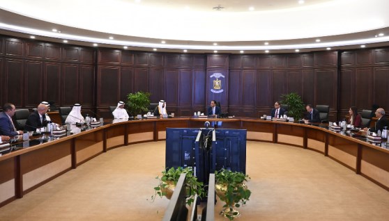 رئيس الوزراء مع رئيس مجموعة سمو القابضة السعودية
