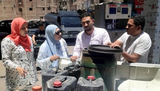 بائعي المواد البترولية بالطرق العامة