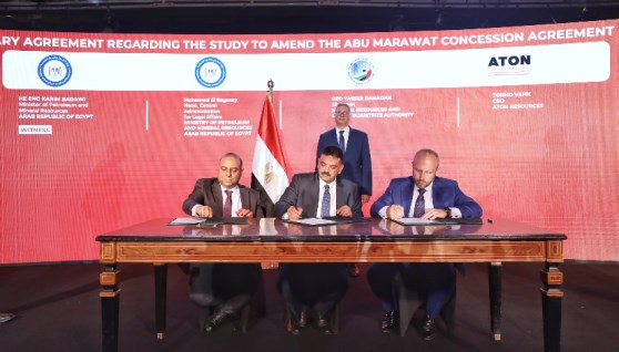 وزير البترول والثروة المعدنية يشهد التوقيع على الاتفاق المبدئي الخاص بدراسة تعديل اتفاقية التزام أبو مروات