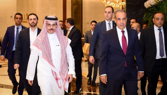 وزير الخارجية يستقبل نظيره السعودي 