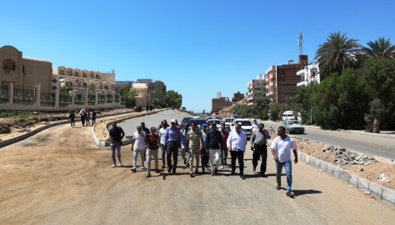 جانب من الجولة التفقدية لطريق السادات 
