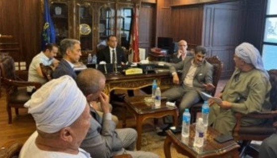 صورة من جانب الاجتماع