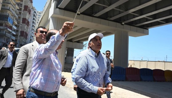 جانب من جولة رئيس الوزراء ومحافظ الإسكندرية