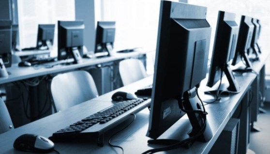  إكسسوارات الحاسوب