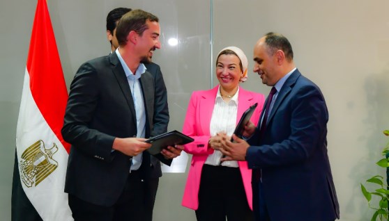 وزيرة البيئة
