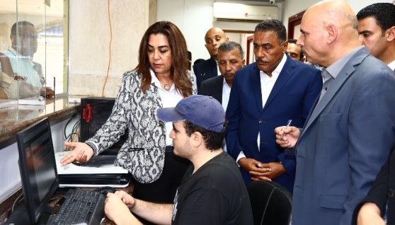 الدكتورة منال عوض وزيرة التنمية المحلية، واللواء خالد شعيب محافظ مطروح