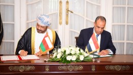 وزير الخارجية يستقبل نظيره العُماني