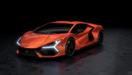 لامبورجيني Revuelto 