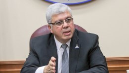  الدكتور أيمن عاشور وزير التعليم العالي والبحث العلمي
