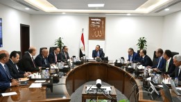 رئيس الوزراء من الاجتماع