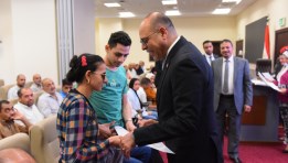 وزير العمل يُسلم عقود جديدة لذوي همم بالقاهرة