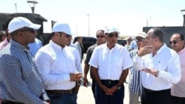 رئيس الوزراء يتفقد محطة التجارب البحثية لتحلية مياه البحر بمدينة العلمين الجديدة