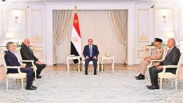  الرئيس عبد الفتاح السيسي يستقبل "جويدو كروسيتو" وزير الدفاع الإيطالي