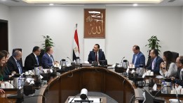 رئيس مجلس الوزراء خلال اجتماع اليوم