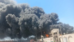 حريق ضخم  بأحد مصانع إنتاج الإسفنج بالمنطقة الصناعية