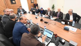 وزير الإسكان يعقد اجتماعا مع مسئولي شركة "سيتي إيدج"