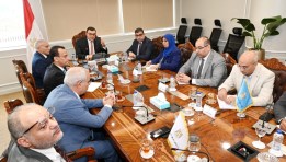 وزير الإسكان يعقد اجتماعًا مع مسئولي شركة "توريك"