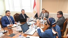 وزير الإسكان خلال متابعة موقف الاستراتيجية الوطنية للعمران الأخضر