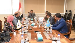 وزير الإسكان يتابع مشروع المماشى السياحية