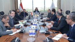 اجتماع وزير التموين لاستعراض الوضع التشغيلي والإنتاجي