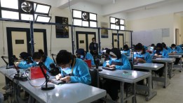 طلاب  المدارس الفنية في مصر