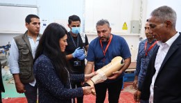 جانب من جولة وزيرة التخطيط لمصنع الأطراف الصناعية في مطروح