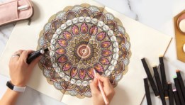 فن الرسم بالماندالا