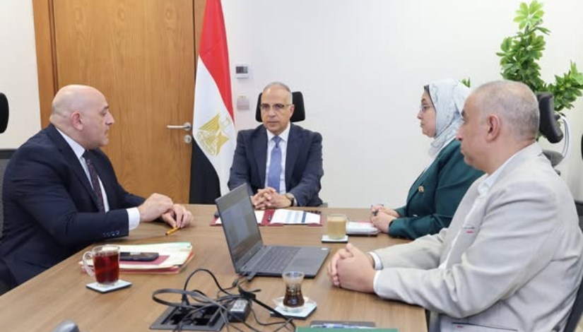 جانب من الاجتماع جانب من الاجتماع
