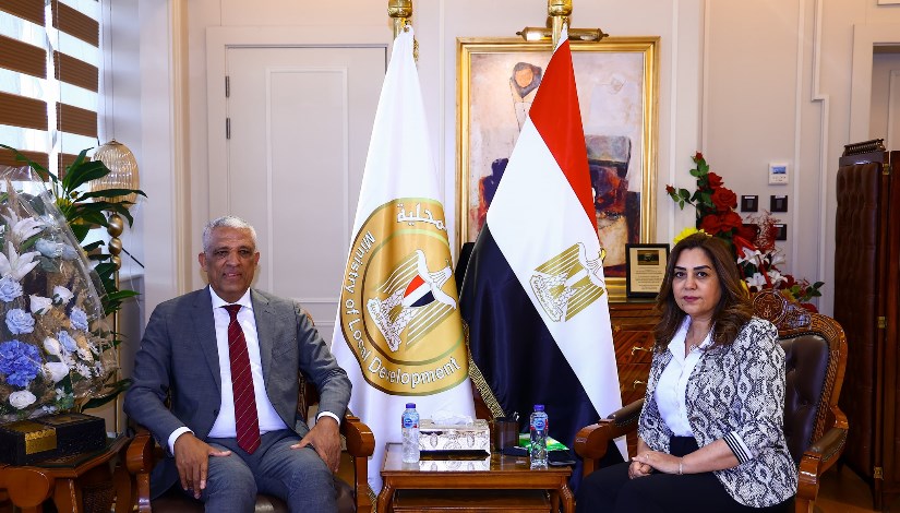 جانب من لقاء وزيرة التنمية المحلية ووكيل لجنة الإدارة المحلية بمجلس النواب جانب من لقاء وزيرة التنمية المحلية ووكيل لجنة الإدارة المحلية بمجلس النواب