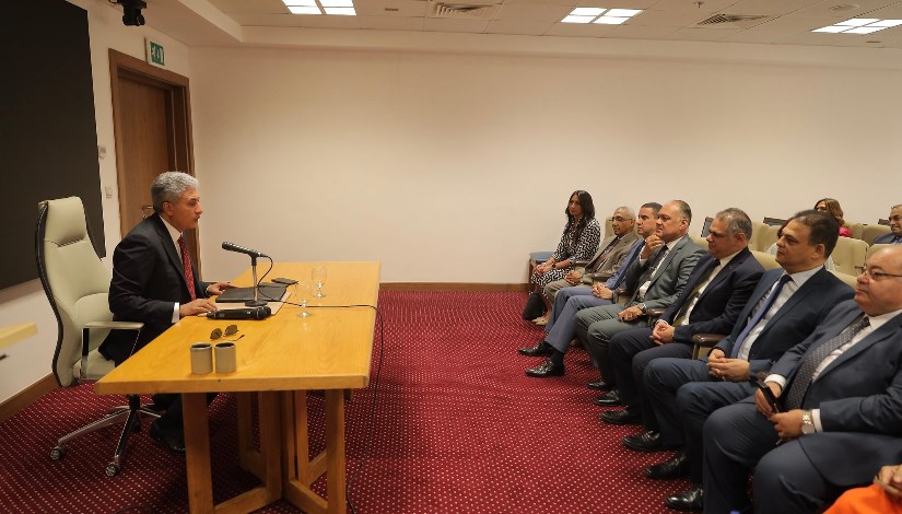 جانب من اللقاء جانب من اللقاء