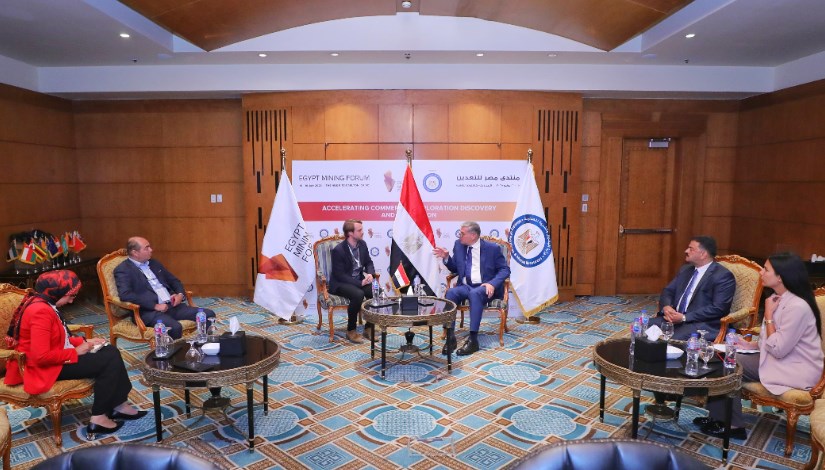 وزير البترول ووفد شركة باريك جولد