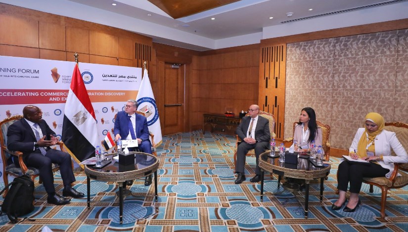 وزير البترول مع وفد شركة أبيان كابيتال 