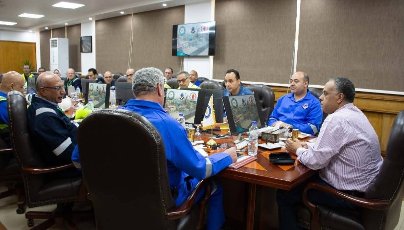 الهيئة المصرية العامة للبترول برئاسة المهندس صلاح عبد الكريم الهيئة المصرية العامة للبترول برئاسة المهندس صلاح عبد الكريم