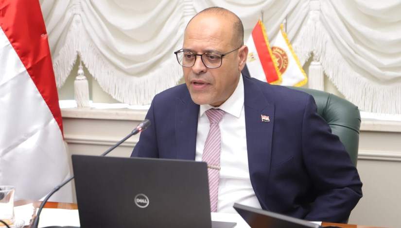 وزير العمل محمد جبران وزير العمل محمد جبران