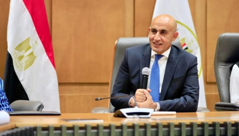 وزير التربية والتعليم يكرم أوائل الثانوية العامة ويشيد بتفوقهم وتميزهم