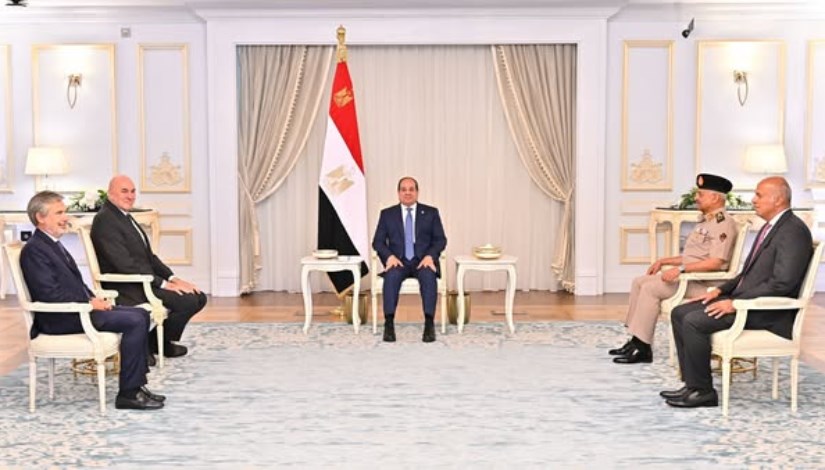  الرئيس عبد الفتاح السيسي يستقبل "جويدو كروسيتو" وزير الدفاع الإيطالي