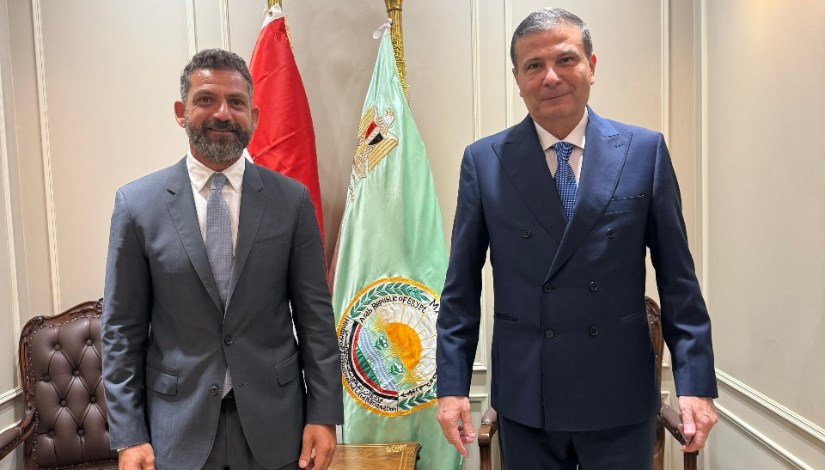 وزير الزراعة مع الرئيس التنفيذي لشركة راية فودز وزير الزراعة مع الرئيس التنفيذي لشركة راية فودز