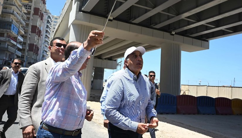 جانب من جولة رئيس الوزراء ومحافظ الإسكندرية جانب من جولة رئيس الوزراء ومحافظ الإسكندرية