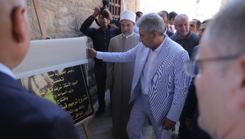 وزير السياحة والآثار أثناء الجولة وزير السياحة والآثار أثناء الجولة