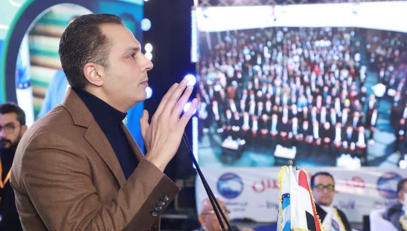 النائب أحمد عبدالجواد
