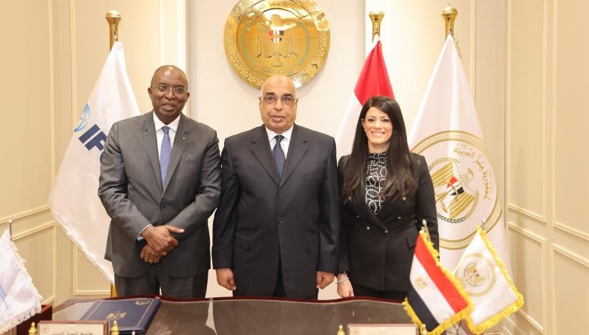 جانب من التوقيع جانب من التوقيع