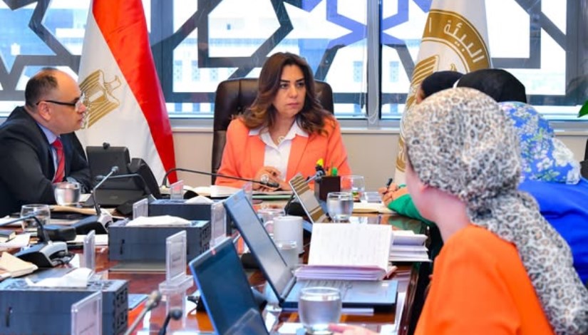 وزيرة البيئة وزيرة البيئة