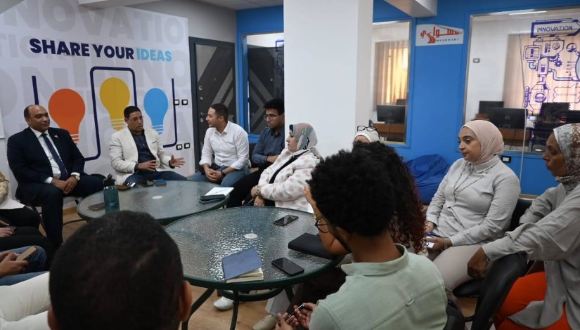جانب من الاجتماع جانب من الاجتماع