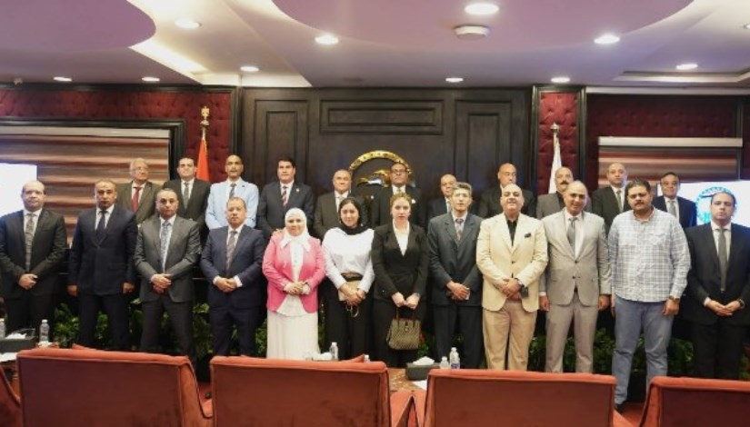 جانب من الاجتماع جانب من الاجتماع