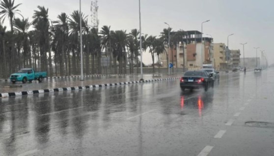 سقوط الأمطار 