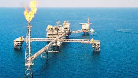 الغاز الطبيعي - صورة أرشيفية لحفار بترول بحري