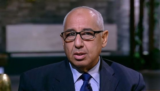الدكتور علي عوف 