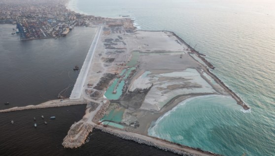 إنشاء محطة حاويات متعددة 